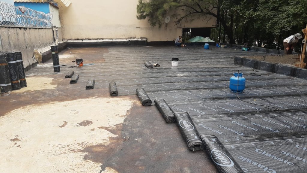 Impermeabilização com Manta Asfáltica 4mm sobre Lojas